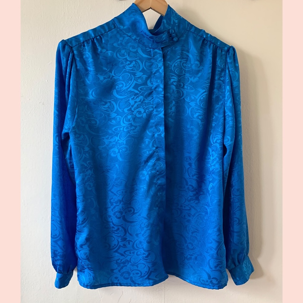 Vintage 1980s Brian David Royal Blue Floral Mock Neck Button Secretary Blouse View 2